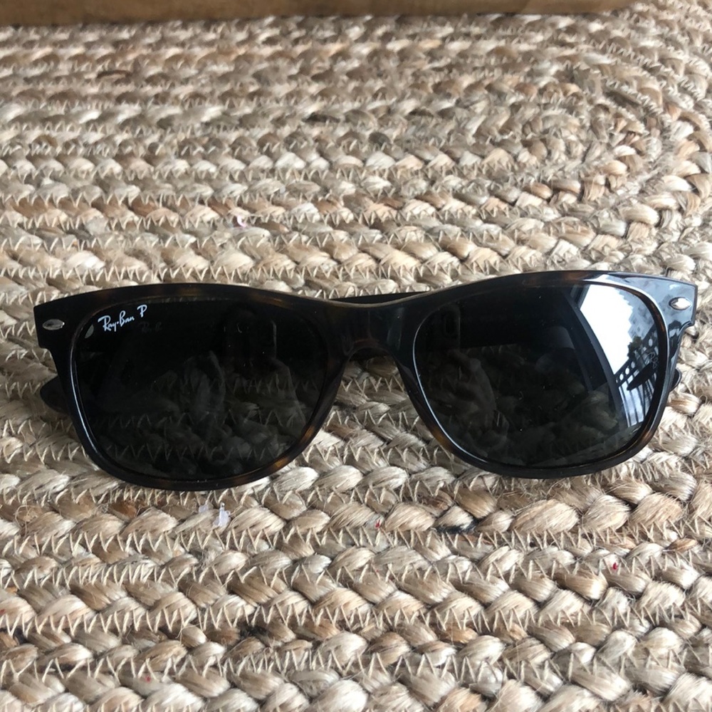 Like new ray ban wayfarers